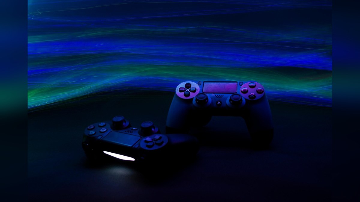 game console, sony, video games, lights, neon, freezelight, gamepad, joystick, console, ps4, xbox, dark, joysticks, playstation, controller, play, game, technology, fun, gamer, games, leisure, video games, video games, v